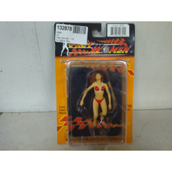 FAST WOMAN LAYLA RED/WHITE 1:18 FIGURE