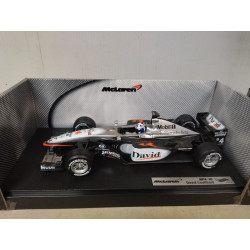 MCLAREN MERCEDES MP 4-16 2001 FORMULA F1 D.COULTHARD 1:18 HOT WHEELS CAJA MAL