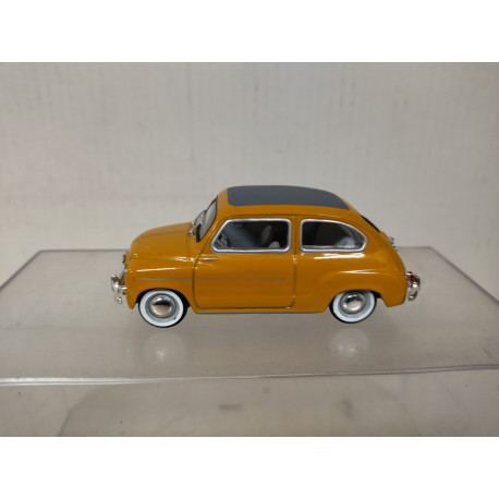 SEAT 600 D 1969 2-SERIE DESCAPOTABLE 1:43 SALVAT SOLIDO NO BOX