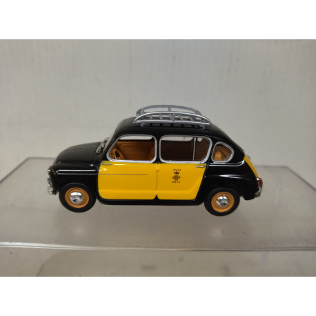 SEAT 800 1965 TAXI BARCELONA (SEAT 600 4-DOOR) 1:43 SALVAT SOLIDO NO BOX