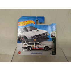 ALFA ROMEO GTV6 3.0 WHITE 10/10 RETRO RACERS 1:64 HOT WHEELS