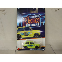 HONDA N600 1970 CUSTOM 1/8 NEON 1:64 HOT WHEELS