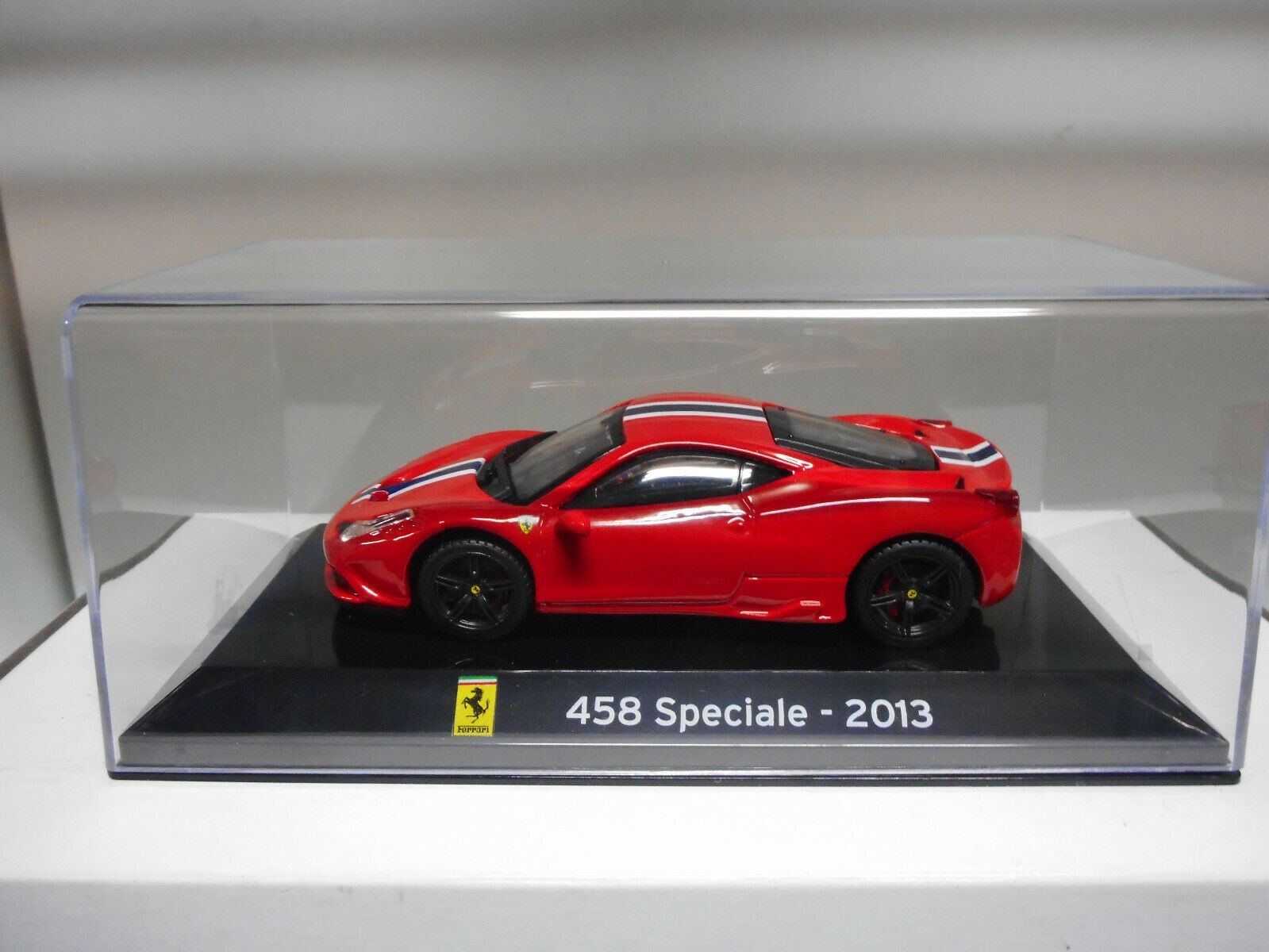 Ferrari 458 Speciale Burago Escala 1/18