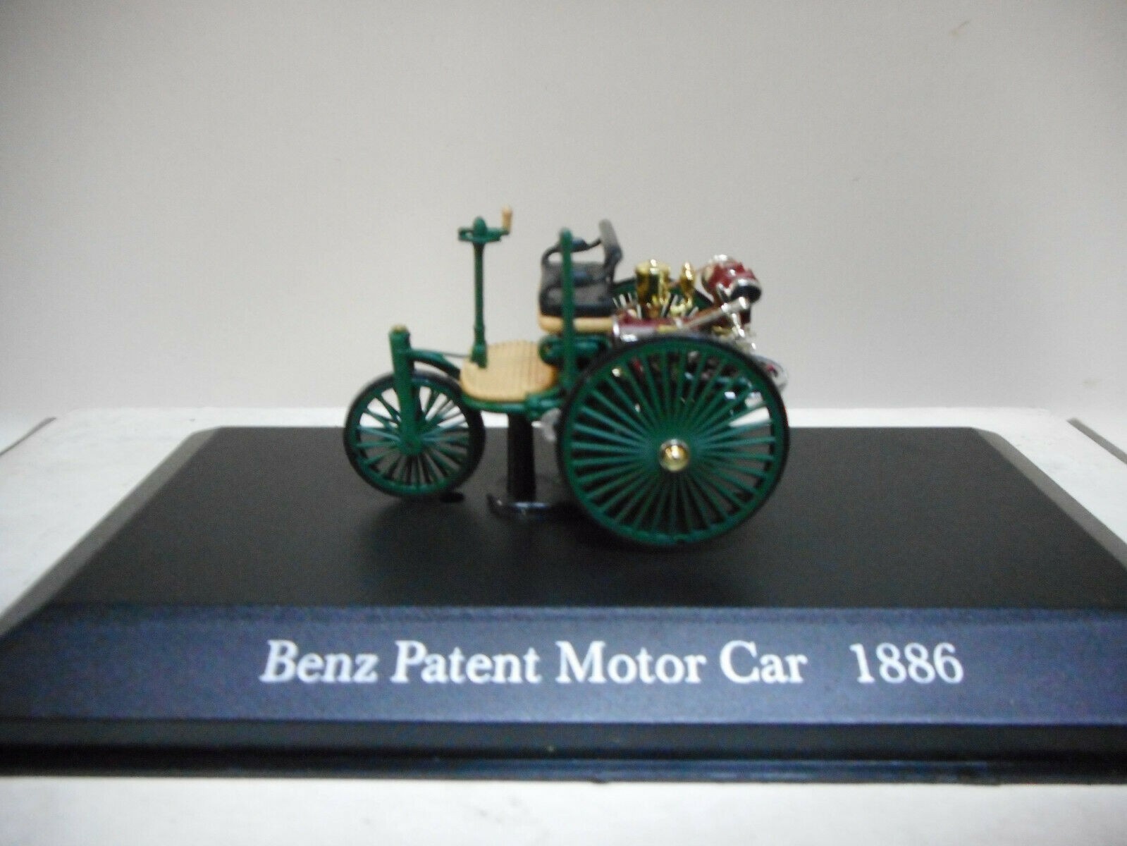 BENZ PATENT MOTOR CAR 1886 DeAGOSTINI IXO 1:43 - BCN STOCK CARS