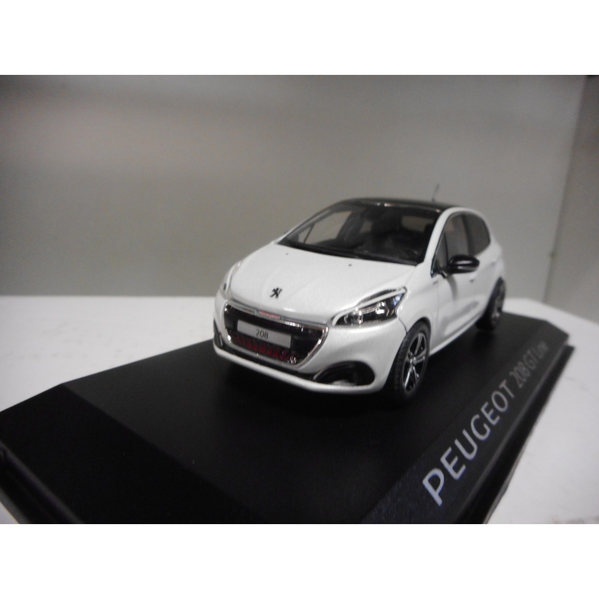 Peugeot 208 GT Line 2015 Pearl White 1:43