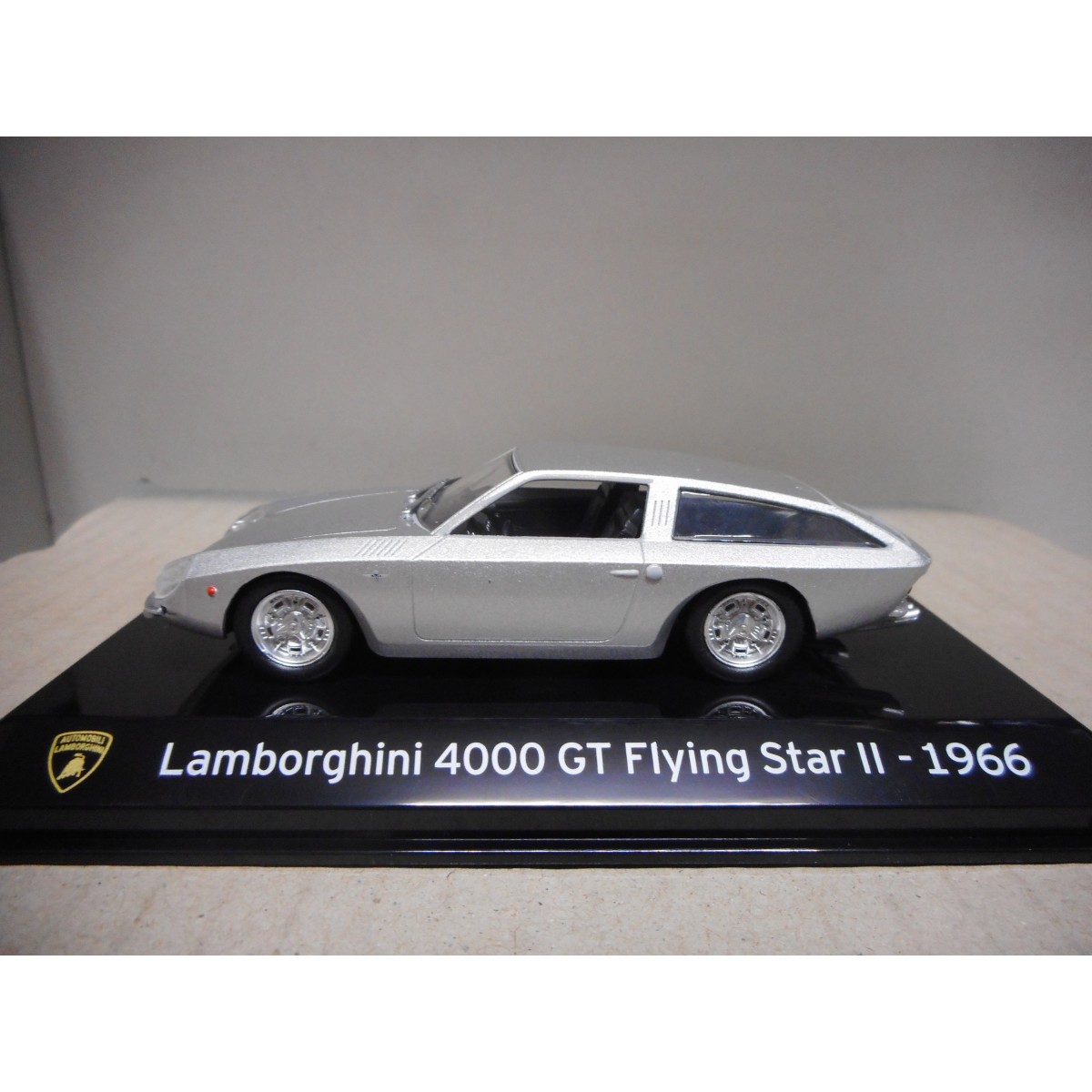 LAMBORGHINI 4000 GT FLYING STAR II 1966 REGALO SUPERCARS 1:43 IXO SALVAT -  BCN STOCK CARS