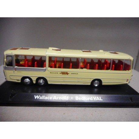 BEDFORD VAL WALLACE ARNOLD CLASSIC COACH 1:72 AUTOBUS ATLAS IXO 102