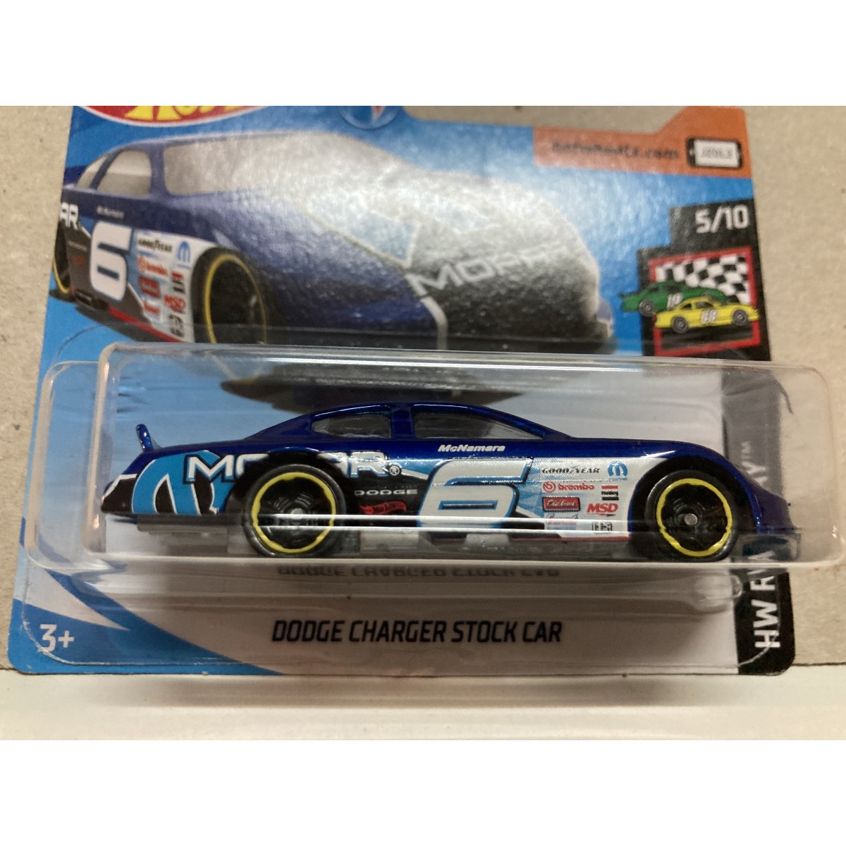 DODGE CHARGER STOCK CARS 1:64 HOT WHEELS - BCN STOCK CARS