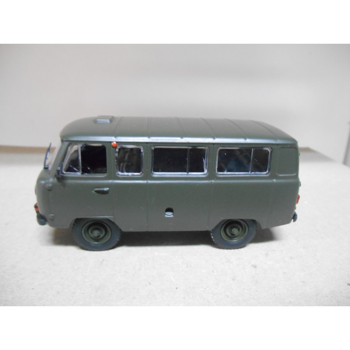 UAZ-452 MINIBUS 1:43 DeAGOSTINI IXO USADO/EX PRIVADO - BCN STOCK CARS