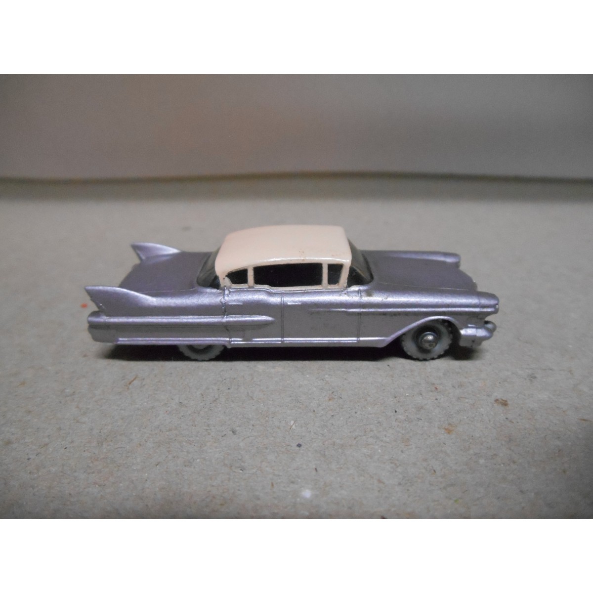 MATCHBOX LESNEY 27 CADILLAC SIXTY SPECIAL 1:66 USADO/NO CAJA - BCN