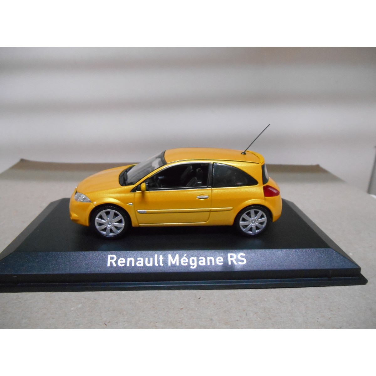 RENAULT MEGANE RS YELLOW SIRIOUS 1 43 NOREV RENAULT DEALER BCN STOCK CARS