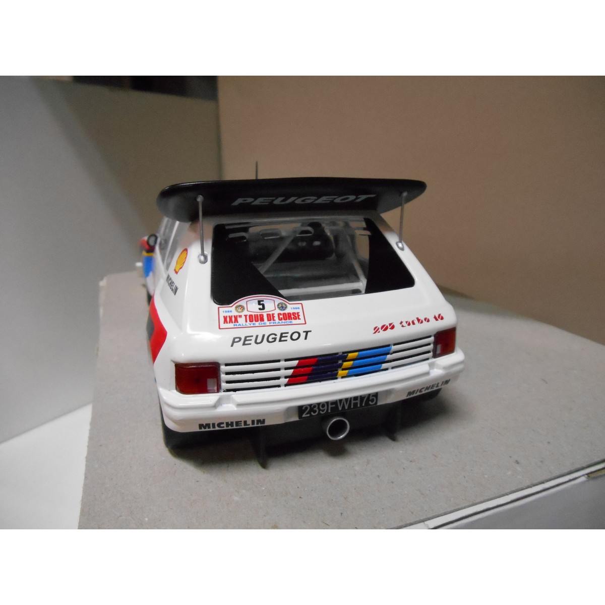 PEUGEOT 205 T16 E2 RALLY TOUR CORSE 1986 SABY 1:18 ALTAYA IXO