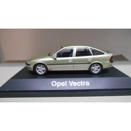 OPEL VECTRA B 5P GREEN 1:43 DEALER SCHUCO