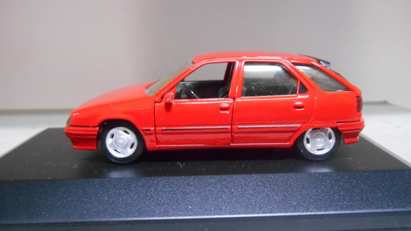 CITROEN ZX VOLCANE RED/ROUGE 1:43 SOLIDO USADO/BOX 