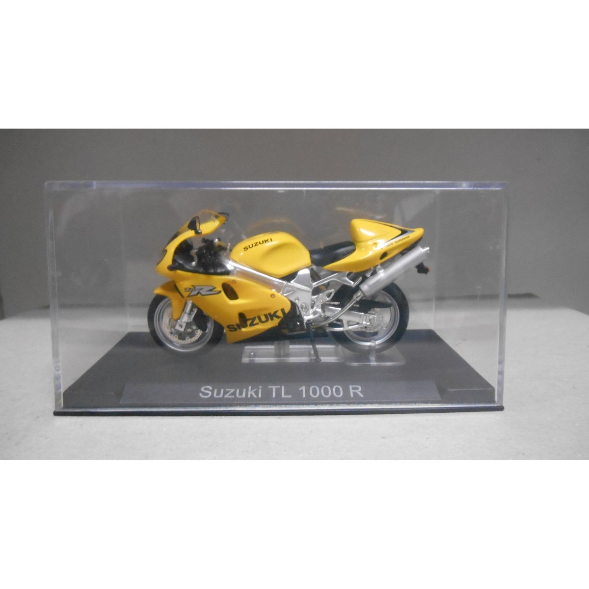 Motorcycles - Maisto moto 1/18 Suzuki TL 1000 S