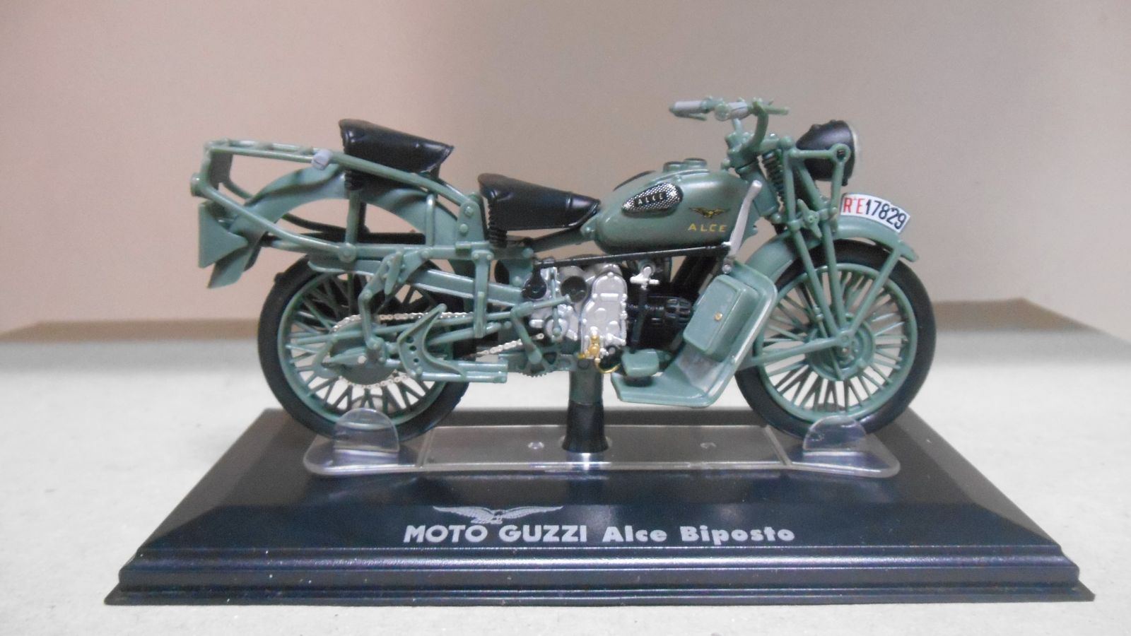 Miniatura Moto Guzzi Alce Bisposo