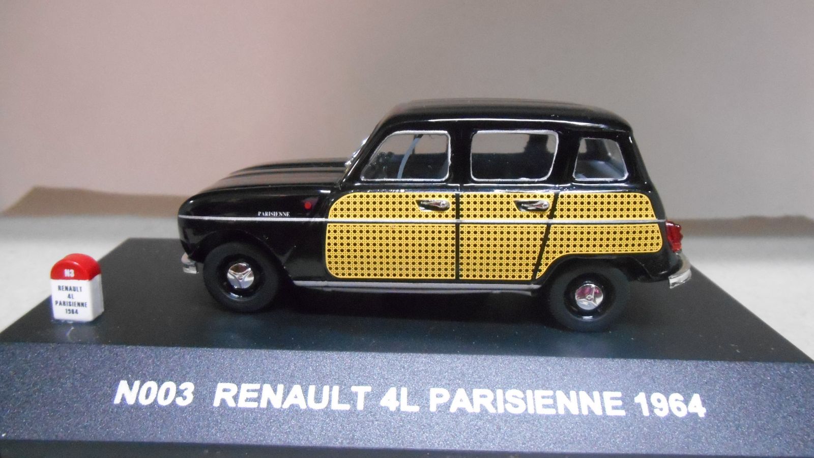 Renault 4L 1964 Parisienne - 1/43ème en boite