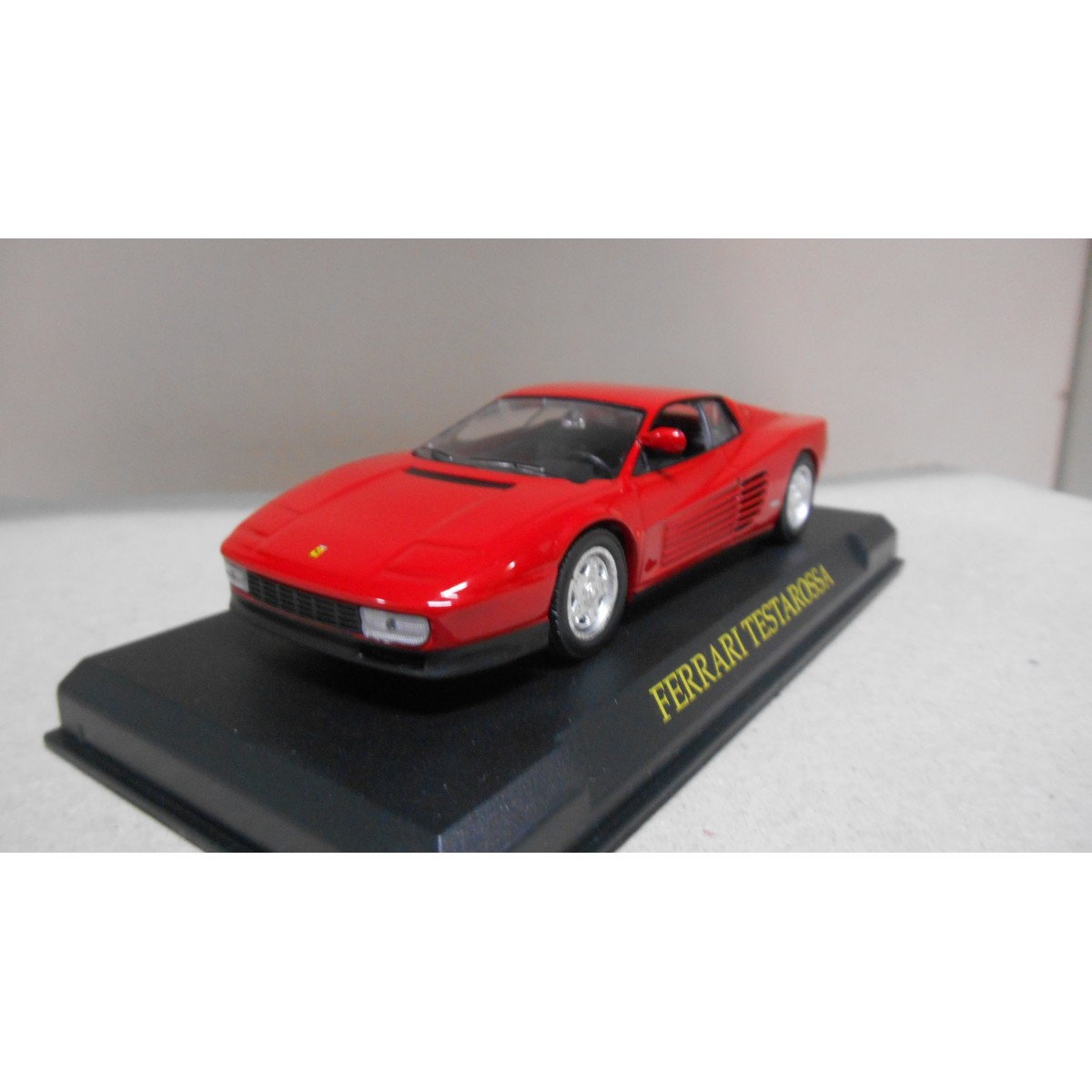 FERRARI TESTAROSSA ROJO/RED 1:43 SALVAT IXO - BCN STOCK CARS