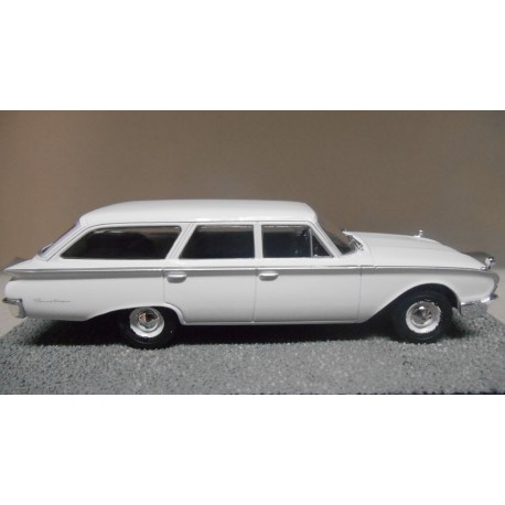 FORD RANCH WAGON FROM RUSSIA WITH LOVE 007 JAMES BOND 1:43 EAGLEMOSS IXO