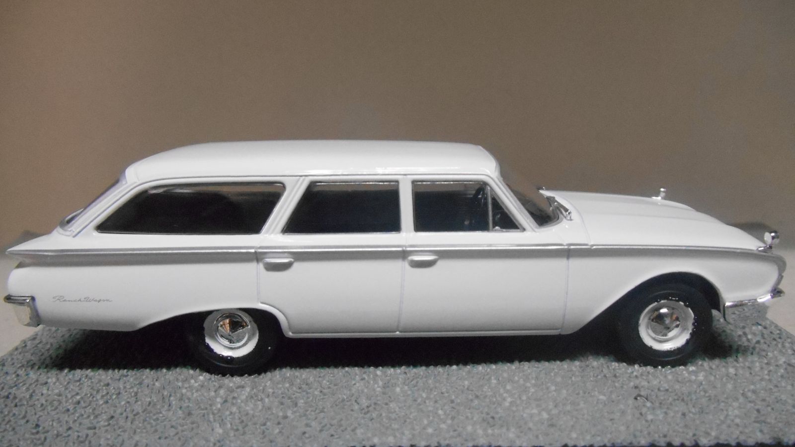 James Bond Ford Ranch Wagon Model Car - From Russia With Love By