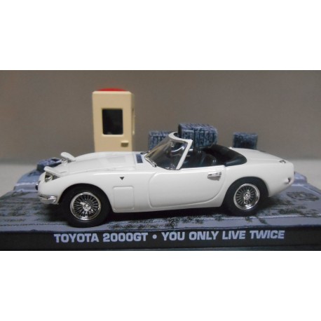 TOYOTA 2000 GT YOU ONLY LIVE TWICE 007 JAMES BOND 1:43 EAGLEMOSS IXO