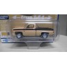 CHEVROLET SILVERADO 1985 10 FLEETSIDE TAN/DARK BROWN POLY 1:64 AUTO WORLD