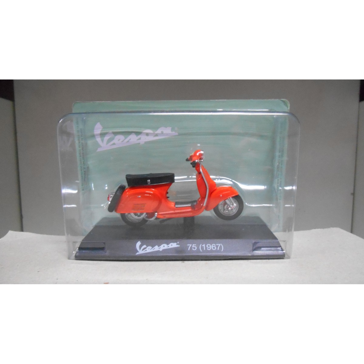 VESPA 75 1967 MOTO/BIKE 1:18 SALVAT MAISTO - BCN STOCK CARS