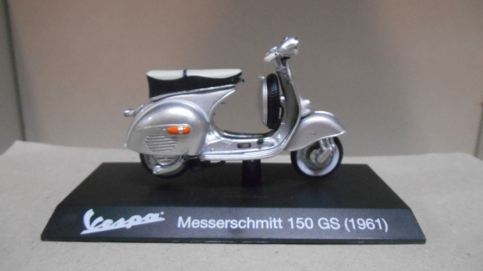 VESPA 1961 MESSERSCHMITT 150 GS MOTO/BIKE 1:18 SALVAT