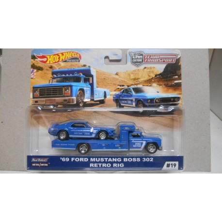 FORD MUSTANG BOSS 302 1969 + RETRO RIG TEAM TRANSPORT 19 1:64 HOT WHEELS