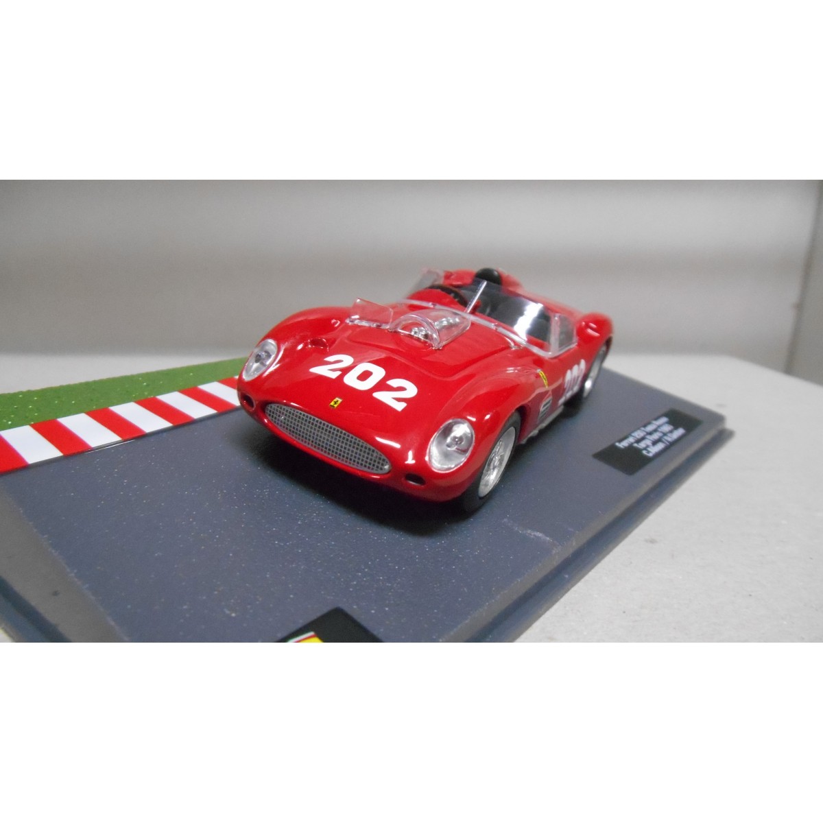 FERRARI 250 TESTA ROSSA TARGA FLORIO 1960 1:43 FERRARI RACING IXO - BCN ...