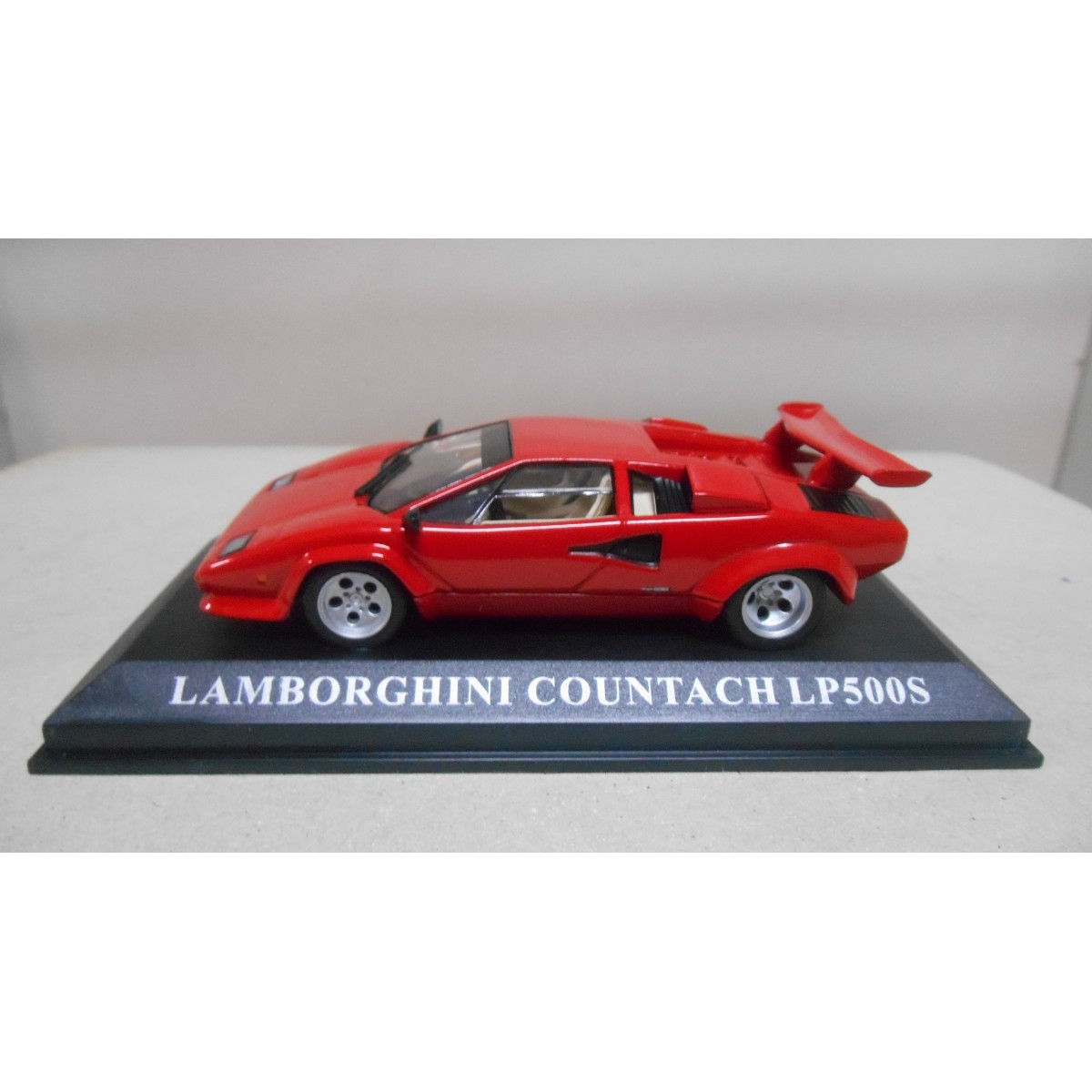 LAMBORGHINI COUNTACH LP500S ROJO/RED DREAM CARS 1:43 ALTAYA IXO - BCN STOCK  CARS