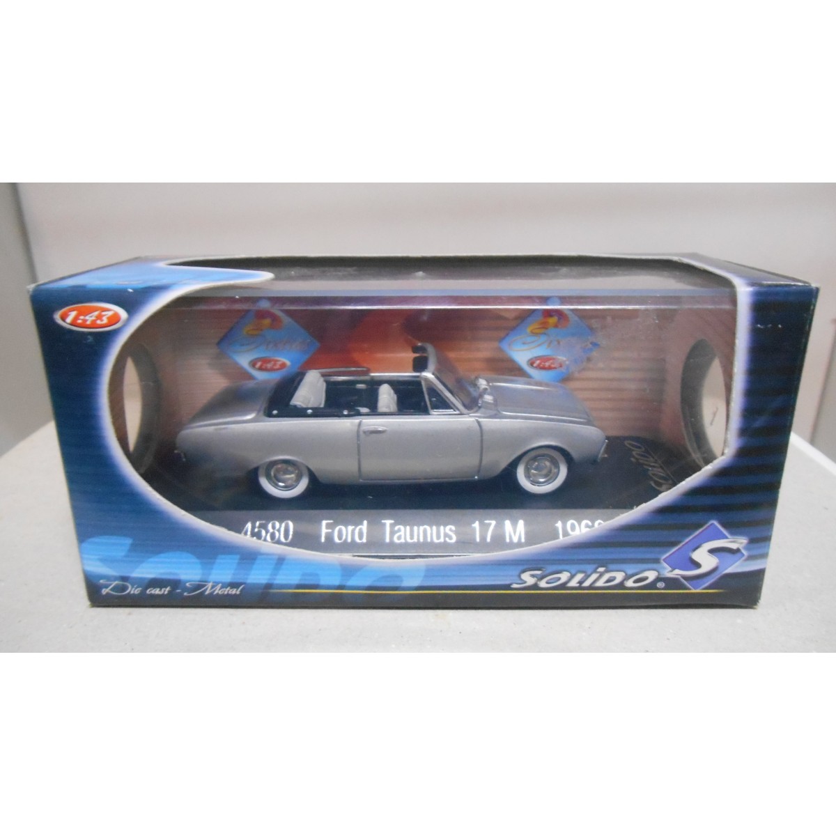 FORD TAUNUS 17 M 1960 Gris SOLIDO 4580 1:43 de reference 4580