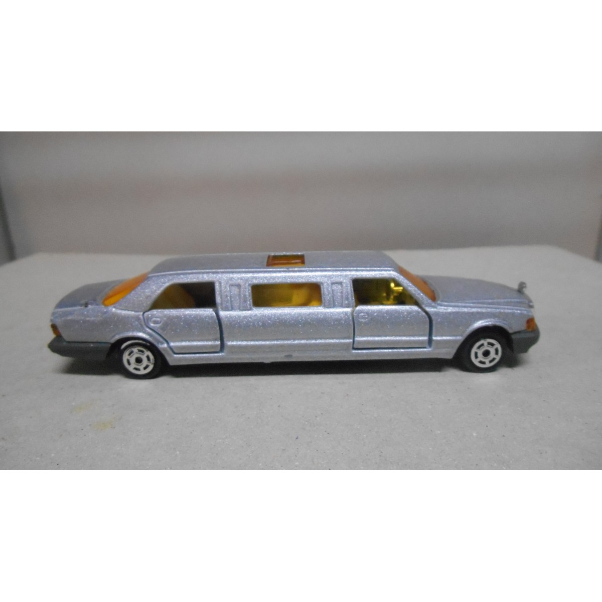 Majorette store mercedes limousine