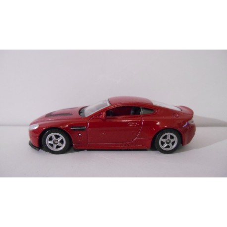 ASTON MARTIN V12 VANTAGE RED 1:60 WELLY SUPER9