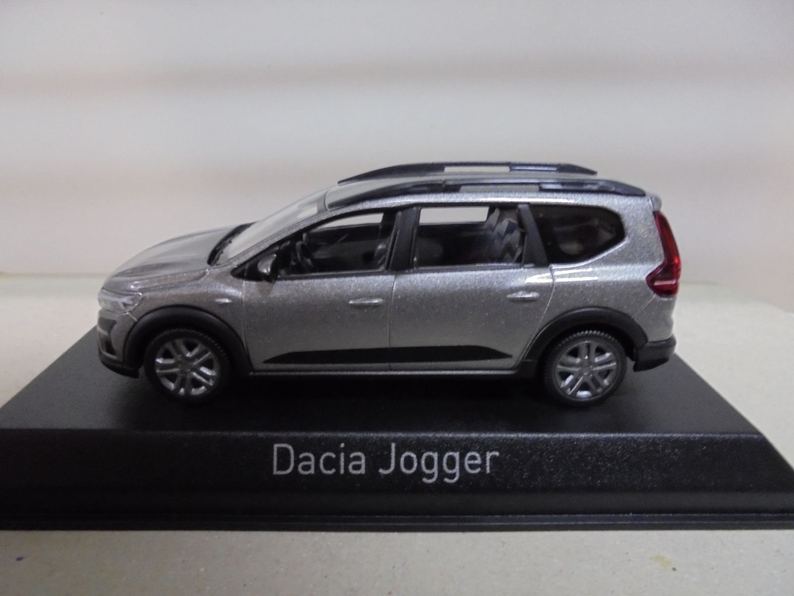 NOREV 509072 Scale 1/43  DACIA JOGGER 2022 MOONSTONE GREY