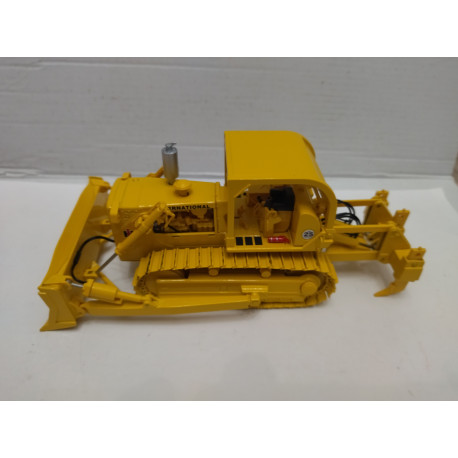 INTERNATIONAL HARVESTER TD-25 CRAWLER DOZER/BULLDOZER 1:50 FIRST GEAR